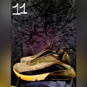 Men’s Pegasus running shoes 11